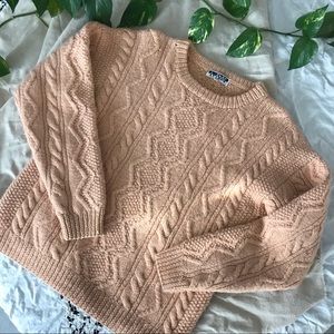 Vintage wool blend peach sweater 🍑